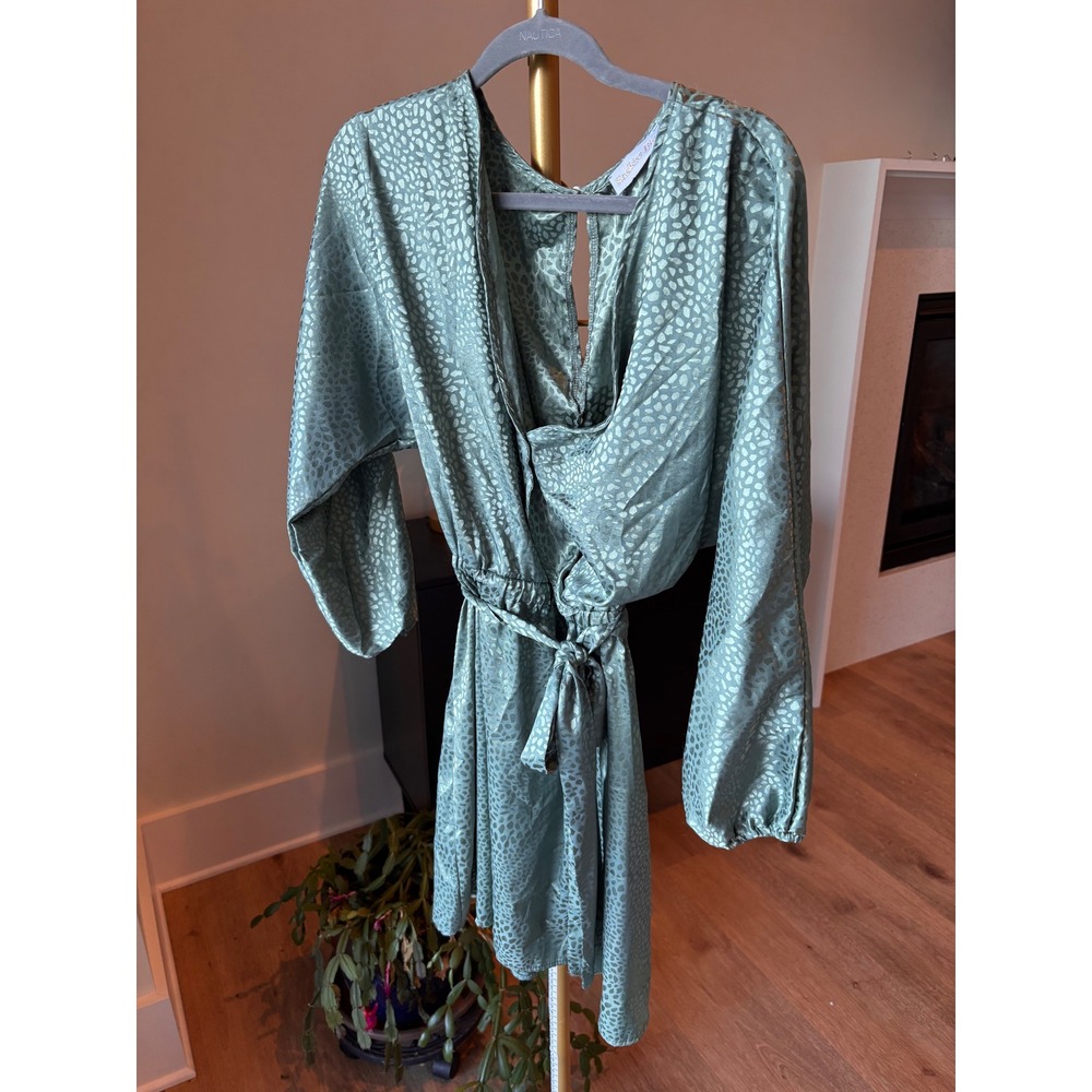 Endlessβ Blu Sage Green Satin Jacquard Animal Print Dolman Sleeve Mini Dress- L